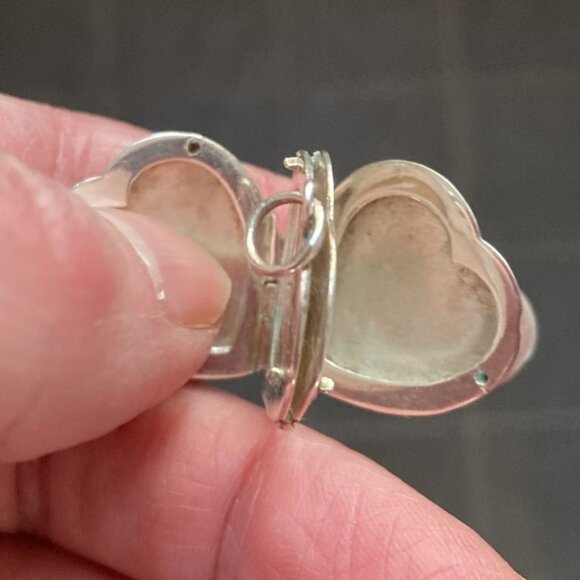 Vintage etched four-way sterling locket - Picture 4 of 6